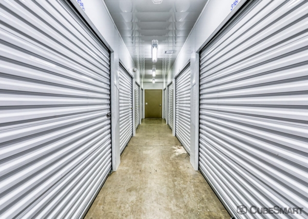 Facility photo: //images.sparefoot.com/medium/157600689484e1c3e5c.jpg