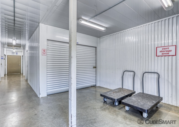 Facility photo: //images.sparefoot.com/medium/157600691ef5150a6dc.jpg