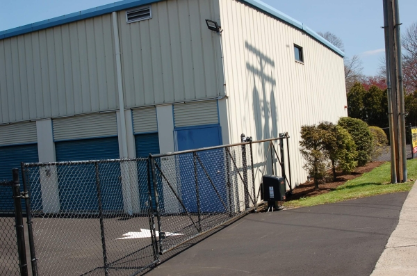 Facility photo: //images.sparefoot.com/medium/15779568964301eff78.jpg