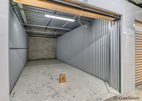 Storage Units at CubeSmart Self Storage - Chicago - 3402 N Kedzie Ave - 3402 N Kedzie Ave