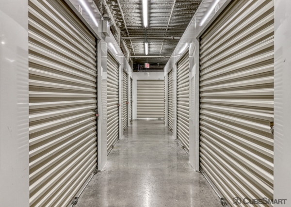 Storage Units at CubeSmart Self Storage - Chicago - 8312 S South Chicago Ave - 8312 S South Chicago Ave