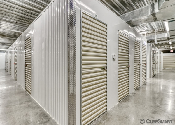 Storage Units at CubeSmart Self Storage - Chicago - 8312 S South Chicago Ave - 8312 S South Chicago Ave