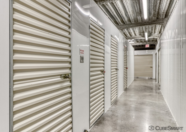 Storage Units at CubeSmart Self Storage - Chicago - 8312 S South Chicago Ave - 8312 S South Chicago Ave