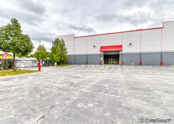 Storage Units at CubeSmart Self Storage - Chicago - 8312 S South Chicago Ave - 8312 S South Chicago Ave