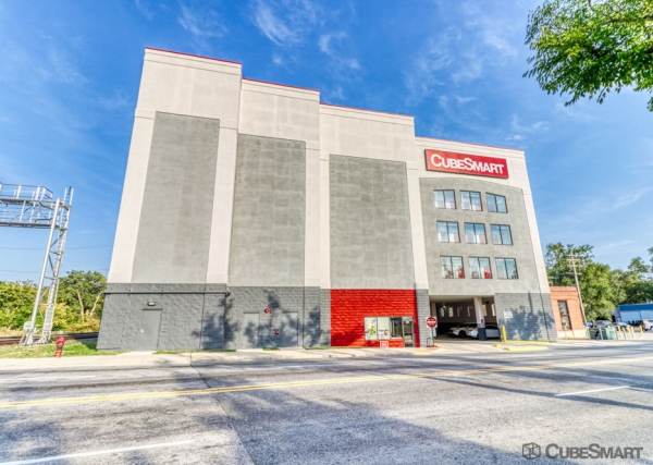 Facility photo: //images.sparefoot.com/medium/15781468905f0eed07f.jpg