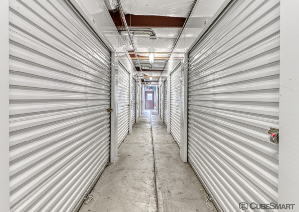 Facility photo: //images.sparefoot.com/medium/158337688b1d86a1b0d.jpg