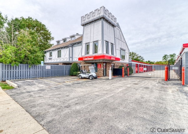 Facility photo: //images.sparefoot.com/medium/158337698aeb2edaf4f.jpg