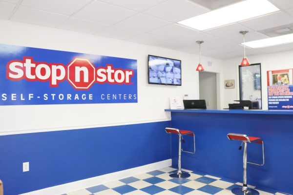 Facility photo: //images.sparefoot.com/medium/1586305a9d9e7978b4b.jpg