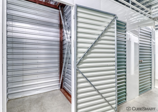 Facility photo: //images.sparefoot.com/medium/158722686f768eed9c6.jpg