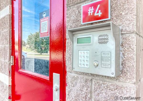 Facility photo: //images.sparefoot.com/medium/1587226943be76c876e.jpg