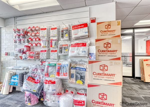 Facility photo: //images.sparefoot.com/medium/158881695f7914c3092.jpg