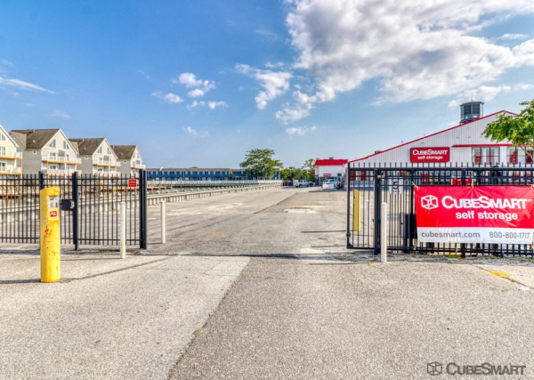Facility photo: //images.sparefoot.com/medium/15888169fc517127af9.jpg