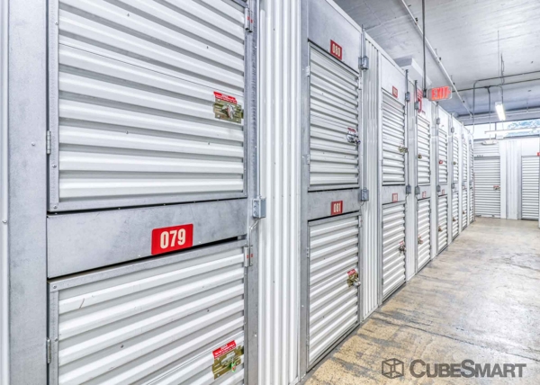 Facility photo: //images.sparefoot.com/medium/158888686f7bdd14f50.jpg