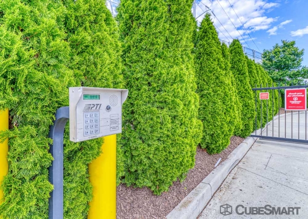 Facility photo: //images.sparefoot.com/medium/158901693d4b29891b6.jpg