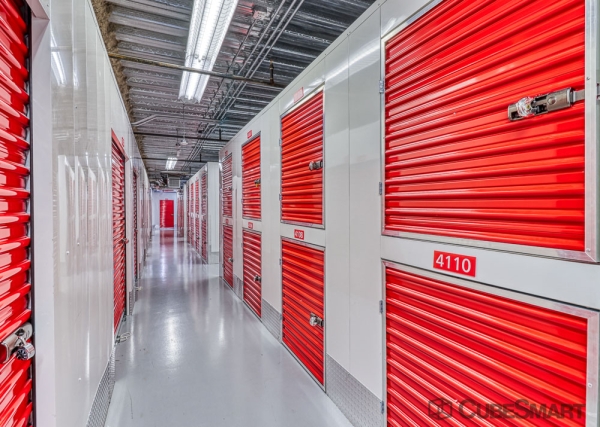 Storage Units at CubeSmart Self Storage - Arlington - 6875 Lee Highway - 6875 Lee Highway