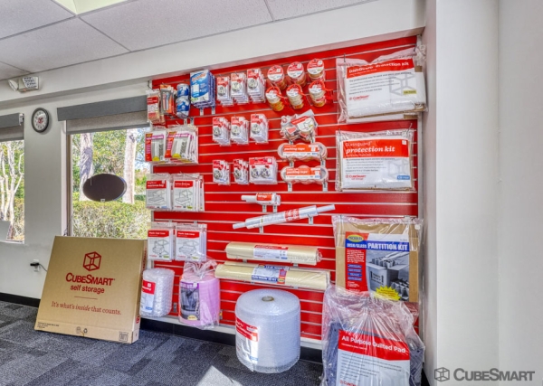 Facility photo: //images.sparefoot.com/medium/1986566a1943eb110dd.jpg