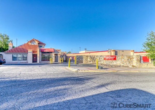 Facility photo: //images.sparefoot.com/medium/198662689070e5de33a.jpg