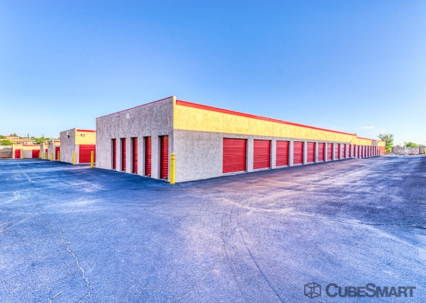 Facility photo: //images.sparefoot.com/medium/198662691ef9d2dd8f7.jpg