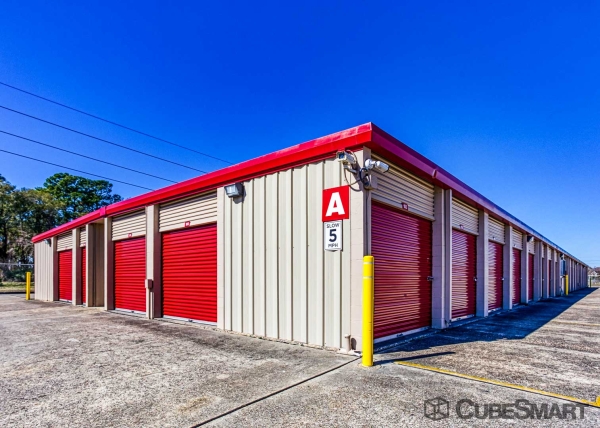Storage Units at CubeSmart Self Storage - Houston - 350 West Rankin Road - 350 West Rankin Road