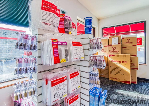 Facility photo: //images.sparefoot.com/medium/1994016939417e2aad6.jpg