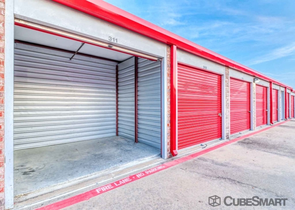 Storage Units at CubeSmart Self Storage - Little Elm - 2421 Farm To Market Road 423 - 2421 Farm To Market Road 423