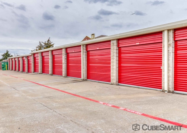 Facility photo: //images.sparefoot.com/medium/19950769fc63137050f.jpg