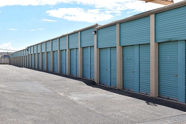 Facility photo: //images.sparefoot.com/medium/19976868af61654c684.jpg