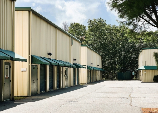 Facility photo: //images.sparefoot.com/medium/19983769cd78538210f.jpg