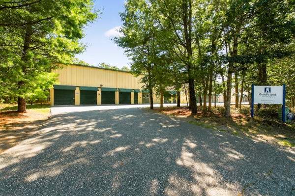 Facility photo: //images.sparefoot.com/medium/19983769cd78ccb5e0c.jpg