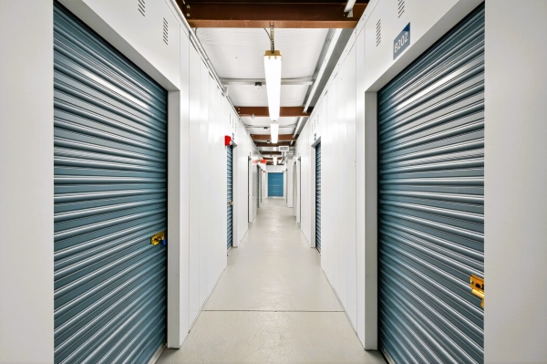 Facility photo: //images.sparefoot.com/medium/19983769cd78f0498ef.jpg