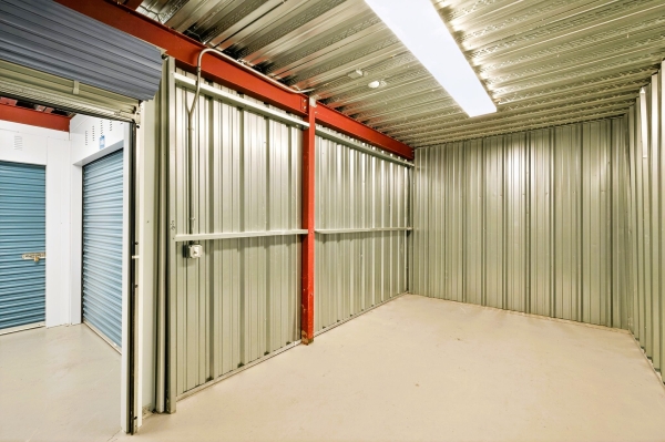 Facility photo: //images.sparefoot.com/medium/19983769cd79072ce16.jpg