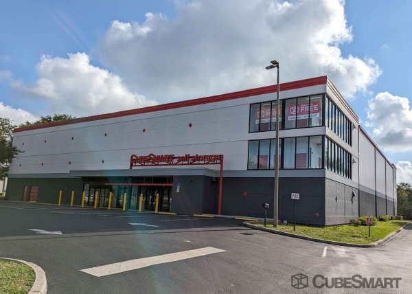 Facility photo: //images.sparefoot.com/medium/200105688c682fc751f.jpg