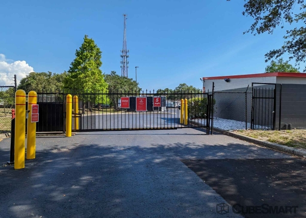 Facility photo: //images.sparefoot.com/medium/2001056985a1b66f292.jpg