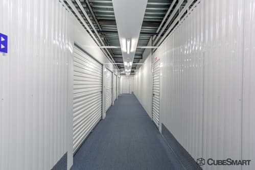 Facility photo: //images.sparefoot.com/medium/200435688b1d9b82b8b.jpg