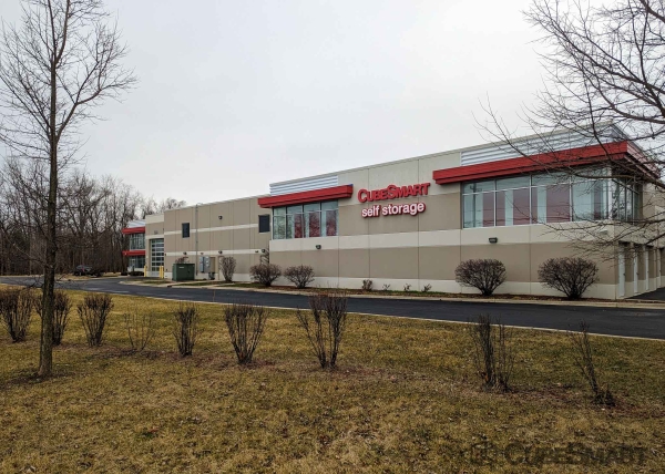 Facility photo: //images.sparefoot.com/medium/200435688c6bf4a3bc8.jpg