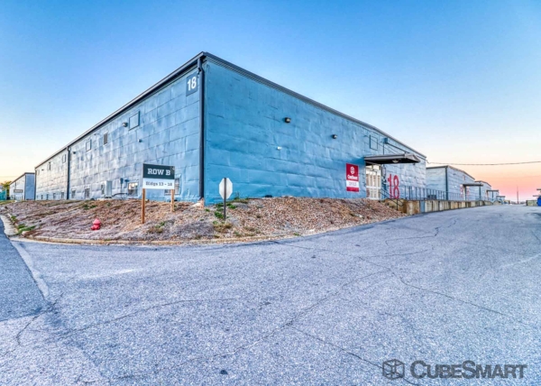 Storage Units at CubeSmart Self Storage - Richmond - 2601 Maury Street - 2601 Maury Street