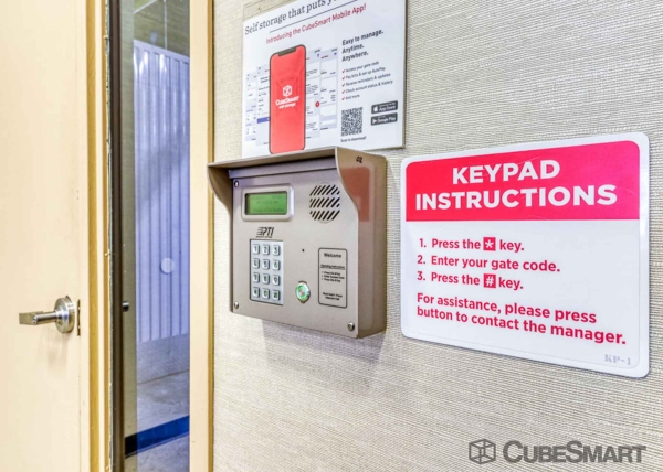 Facility photo: //images.sparefoot.com/medium/20053069394820a157e.jpg