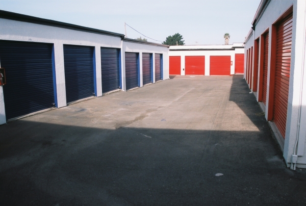 Facility photo: //images.sparefoot.com/medium/200539573cb6b762a77.jpg