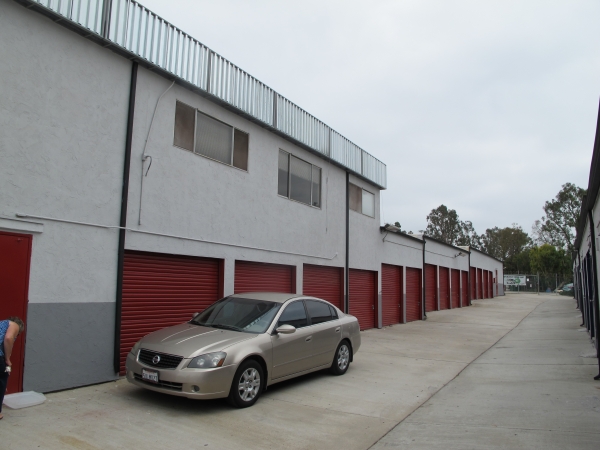 Facility photo: //images.sparefoot.com/medium/200546574c931a52e0a.jpg