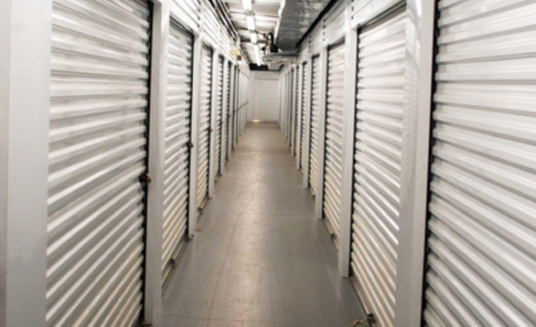 Facility photo: //images.sparefoot.com/medium/20065457698cba1e23d.jpg