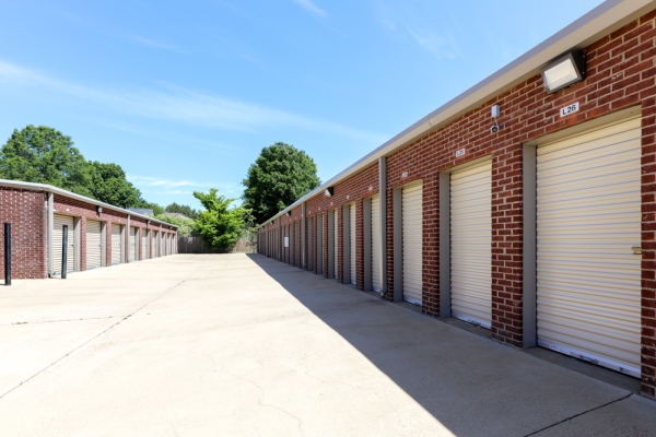 Facility photo: //images.sparefoot.com/medium/2006596a18a9795d37d.jpg