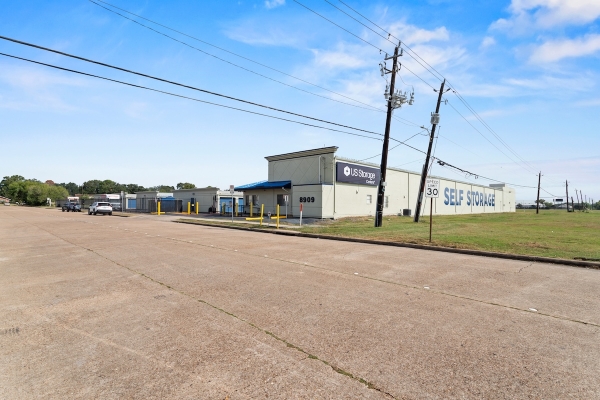 Storage Units at US Storage Centers - Houston - 8909 Hinman Street - 8909 Hinman Street