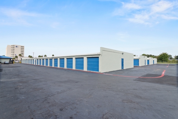 Storage Units at US Storage Centers - Houston - 8909 Hinman Street - 8909 Hinman Street