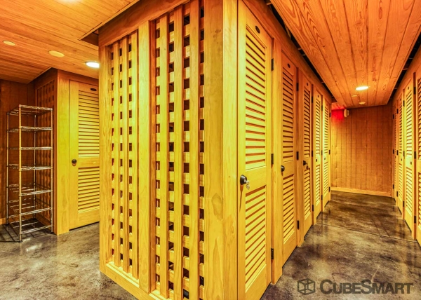 Facility photo: //images.sparefoot.com/medium/200734691ee3c319be8.jpg