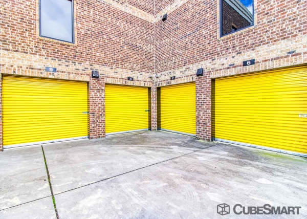 Facility photo: //images.sparefoot.com/medium/200734691ee3c480208.jpg