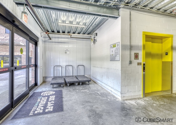 Facility photo: //images.sparefoot.com/medium/20073469e09acd84fd0.jpg