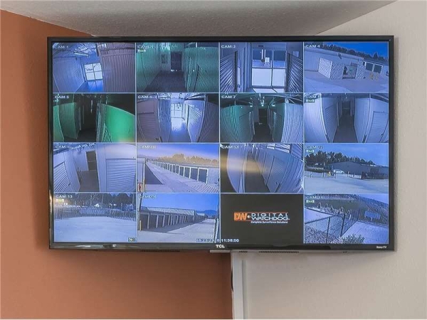 Facility photo: //images.sparefoot.com/medium/20080069943403ae433.jpg