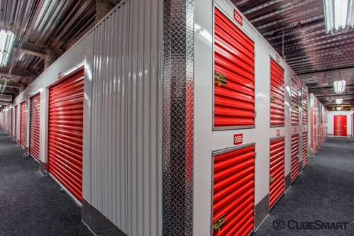 Facility photo: //images.sparefoot.com/medium/20085269df500e86d42.jpg