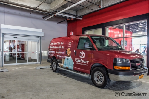 Facility photo: //images.sparefoot.com/medium/20085269e09e2478757.jpg