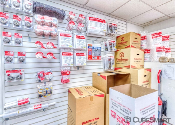 Storage Units at CubeSmart Self Storage - Philadelphia - 456 North Christopher Columbus Boulevard - 456 North Christopher Columbus Boulevard